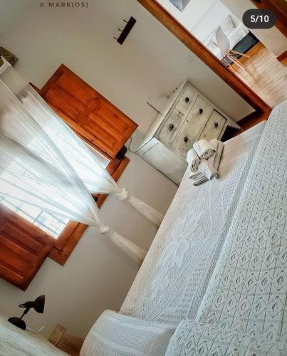 an overhead view of a bedroom with a bed and a window at Orion in Torrejón el Rubio