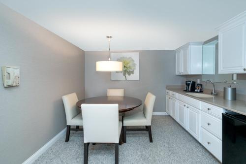 Una cocina o cocineta en Holiday Inn Wilmington by IHG