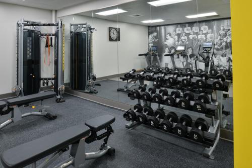 Fitness centrum a/nebo fitness zařízení v ubytování Hotel Indigo Spokane Downtown by IHG
