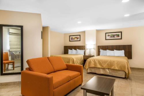 Posezení v ubytování Quality Inn and Suites Newport - Middletown