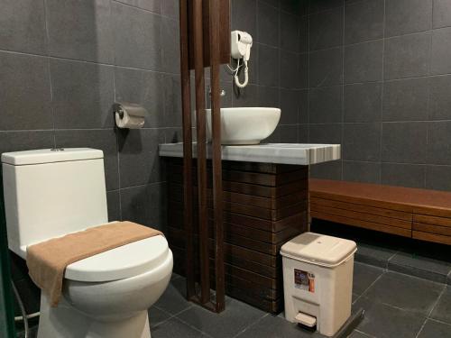 Kúpeľňa v ubytovaní T+ Hotel Sungai Petani