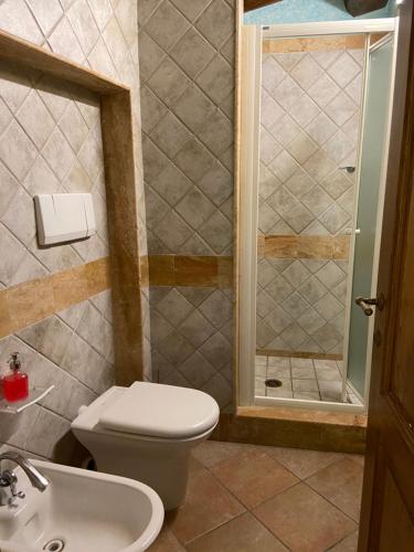 Bilik mandi di Bed & Breakfast Casale Gregoriano