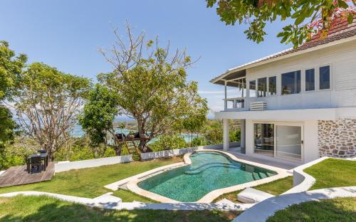 Swimmingpoolen hos eller tæt på Villa Chama