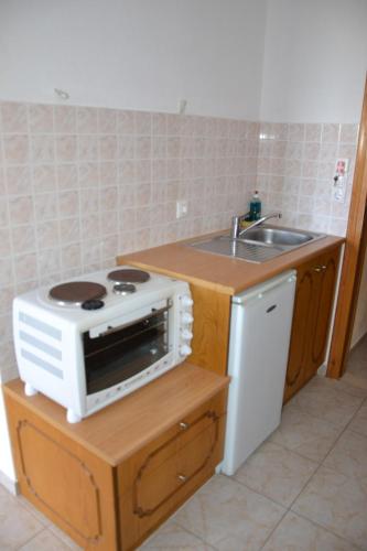 skiathos studios HL