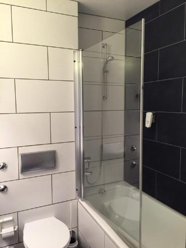 Ένα μπάνιο στο Michel Hotel Landshut Kaiserhof