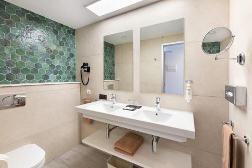 Koupelna v ubytování Hotel Riu Buenavista - All Inclusive