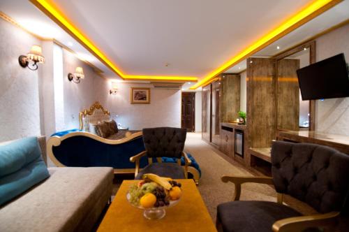 Μια τηλεόραση ή/και κέντρο ψυχαγωγίας στο Grand Ambiance Hotel