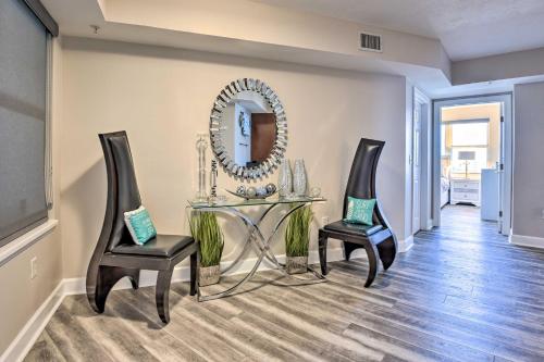 Posezení v ubytování Luxe Daytona Beach Resort Retreat with Ocean Views!