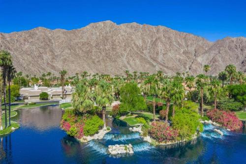 Vedere de sus a PRESIDENTIAL SUITE MOUNTAIN/LAKE VIEWS w/HEATED POOLS- PGA WEST