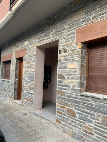 Το κτήριο όπου στεγάζεται  το διαμέρισμα
