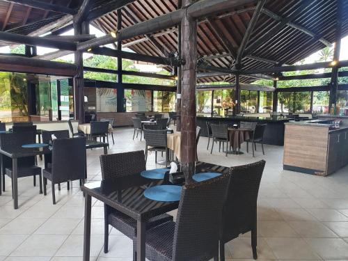 En restaurant eller et andet spisested på Nannai - Muro Alto - Alto Padrão