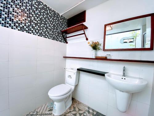Phòng tắm tại Lagi Dinh Relax Hotel