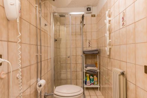 A bathroom at Appartamento Volpi
