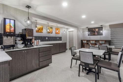 Comfort Inn Nashville - Opryland Area Image