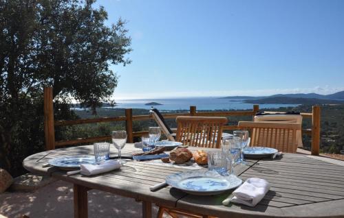 Appartement moderne vue mer 180 et proche des plages