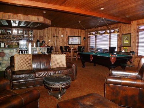 Gallery image of Christie Club in Steamboat Springs