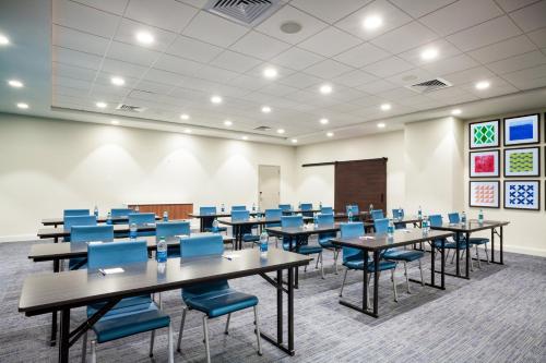 Holiday Inn Express & Suites Panama City Beach - Beachfront by IHG photo 81