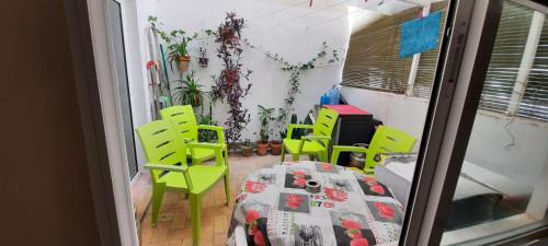 Fotografie z fotogalerie ubytování Apartamentos con patio v destinaci Alicante
