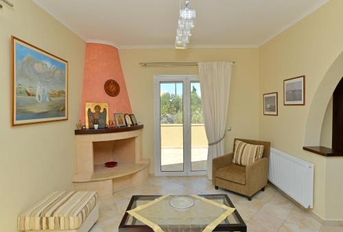Gallery image of VILLA KONSTANTINOS 6 bedrooms in Aegina Town