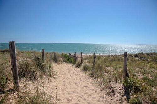 Photo de la galerie de l'établissement A 2 pas de la plage, à Saint-Hilaire-de-Riez