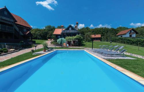 Kolam renang di atau dekat dengan Imanje Tomašić