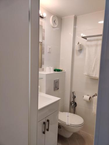 Bilik mandi di Migdal Luxury Suites Netanya J29