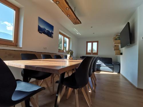 Zdjęcie z galerii obiektu AlpenApartment Zillertal w mieście Hainzenberg