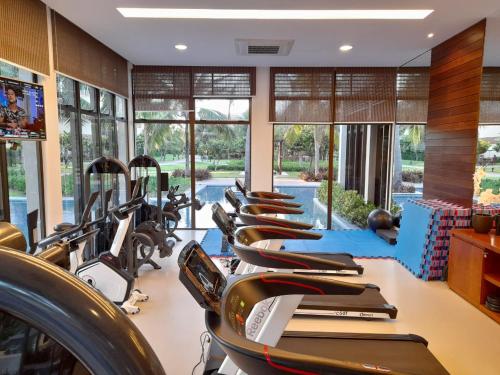 The fitness centre and/or fitness facilities at Mandara Lanai Porto das Dunas
