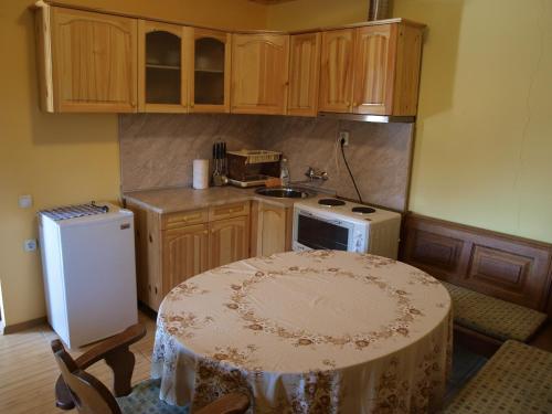 Kuchyň nebo kuchyňský kout v ubytování Dobrevata House