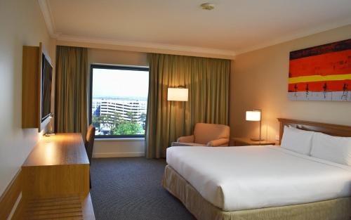 Stamford Plaza Sydney Airport Hotel & Conference Centre Image
