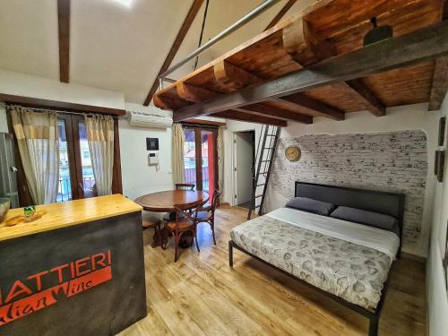 Postel nebo postele na pokoji v ubytování Regis B&B Appartamenti centro storico