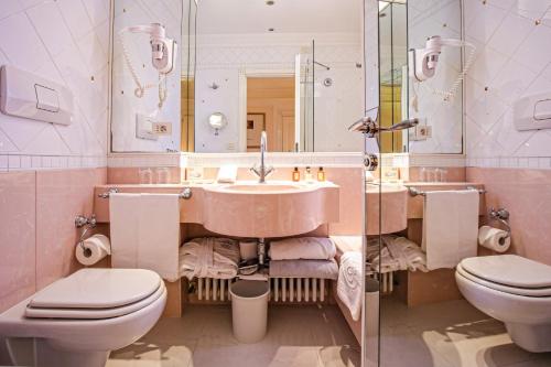Grand Hotel Des Bains tesisinde bir banyo