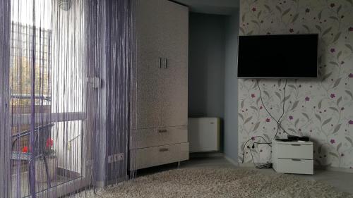 Μια τηλεόραση ή/και κέντρο ψυχαγωγίας στο Paris-Lux.