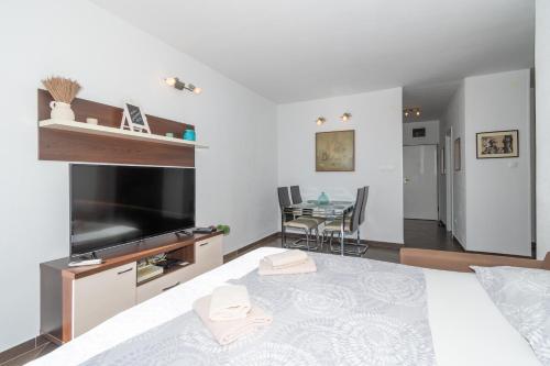 Trstenik Beach Apartment, Cute Place with Sea View