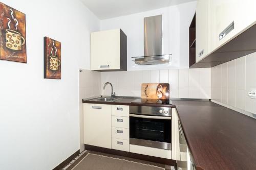 Trstenik Beach Apartment, Cute Place with Sea View