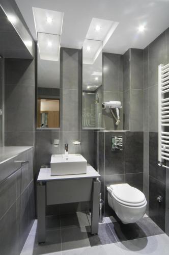 Un baño de Hotel Viva