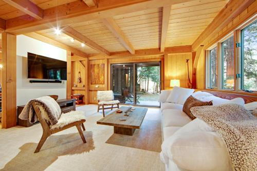 Pomo Creek Cabin – Photos 5