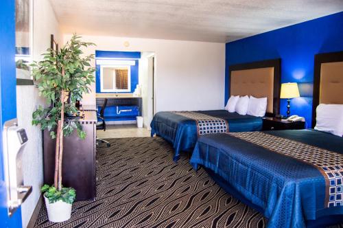Blue Jay Inn & Suites – Photos 5