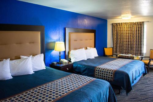 Blue Jay Inn & Suites – Photos 4