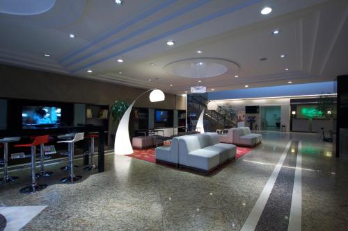 El lobby o recepción de Holiday Inn Mexico City - Trade Center, an IHG Hotel