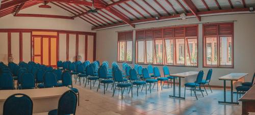 Бизнес-центр и/или конференц-зал в Vila Angatu Eco Resort SPA