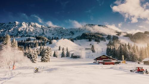 Alpin Lodges - Moderne Appartements mit Zugang zu 3000 qm SPA Panoramahotel Oberjoch durante l'inverno
