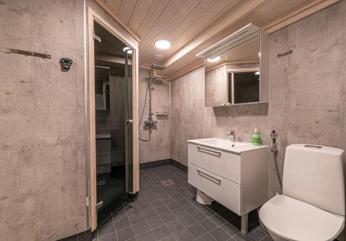 Koupelna v ubytování Levikaira Apartments - Log Cabins