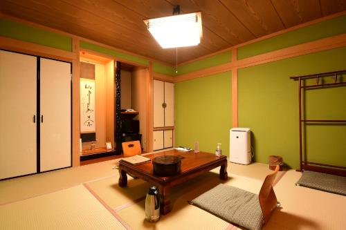 Posezení v ubytování 高野山 宿坊 不動院 -Koyasan Shukubo Fudoin-