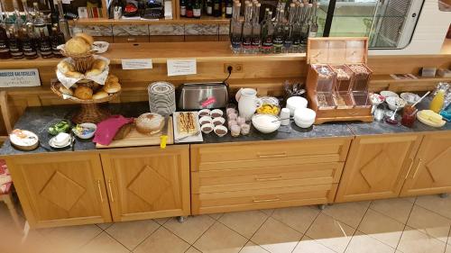 Jídlo v hotelu nebo okolí