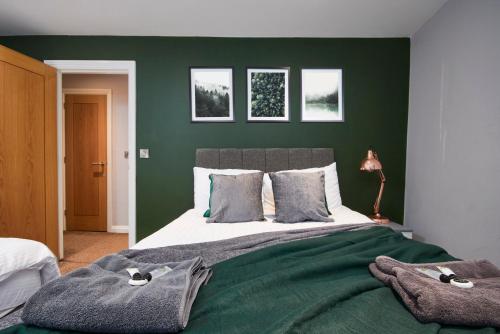 Number One - The Exquisite Emerald Abode