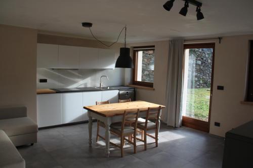 Virtuvė arba virtuvėlė apgyvendinimo įstaigoje Residenza di Campagna
