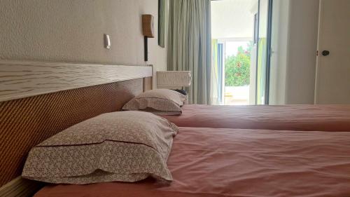 Кровать или кровати в номере Albufeira, with terrace, see views, 5 min to beach (21)