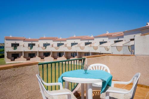 Apartamentos Lentiscos by MIJ, Cala en Blanes – Updated 2022 ...