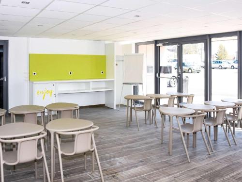 ibis budget Langresにあるレストランまたは飲食店